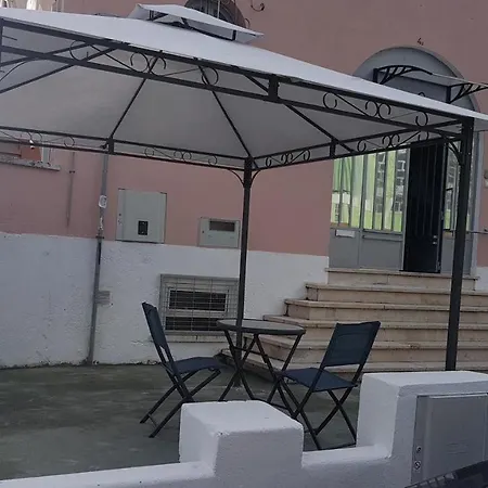Lisbon Hostel Terminal 3-3